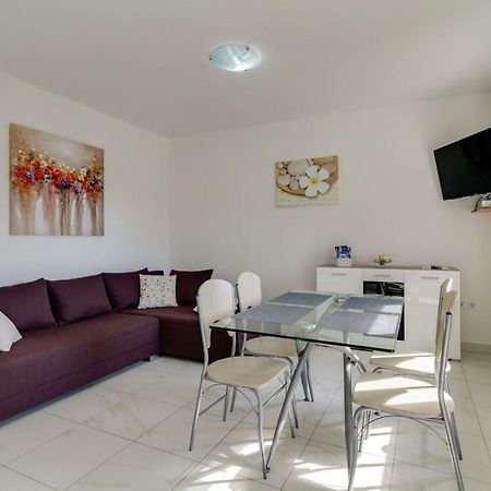 Apartments Tonka Near Beach And Sea Пула Экстерьер фото