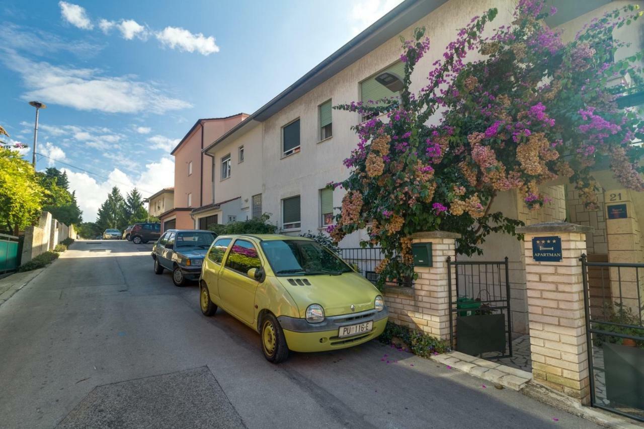 Apartments Tonka Near Beach And Sea Пула Экстерьер фото
